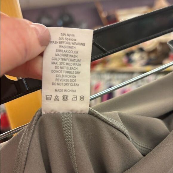 Zyia Ladies 2 Dark Gray Leggings - Picture 5 of 6